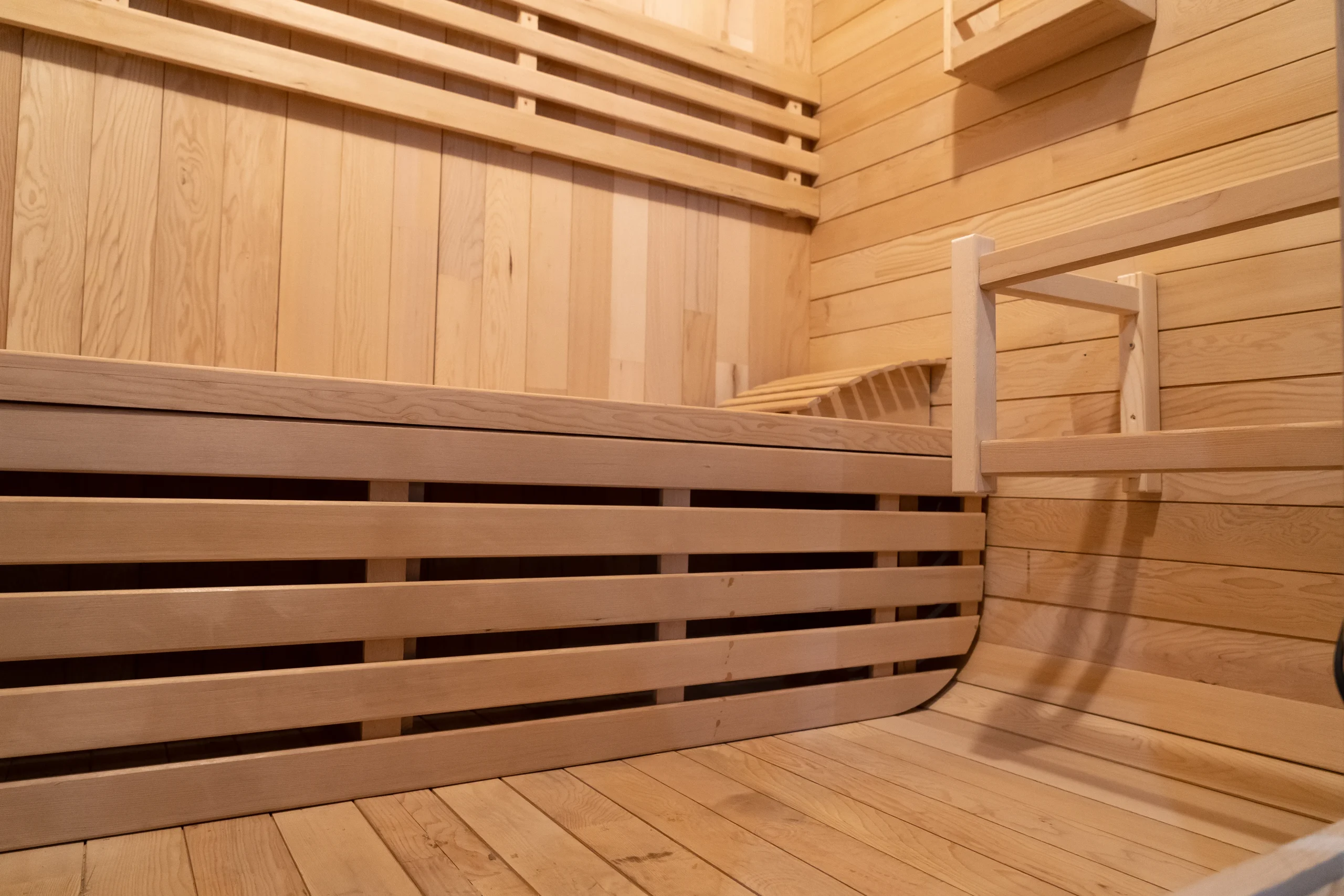 6-Person Redwood Outdoors Traditional Dry Steam Sauna Room With Porch 006