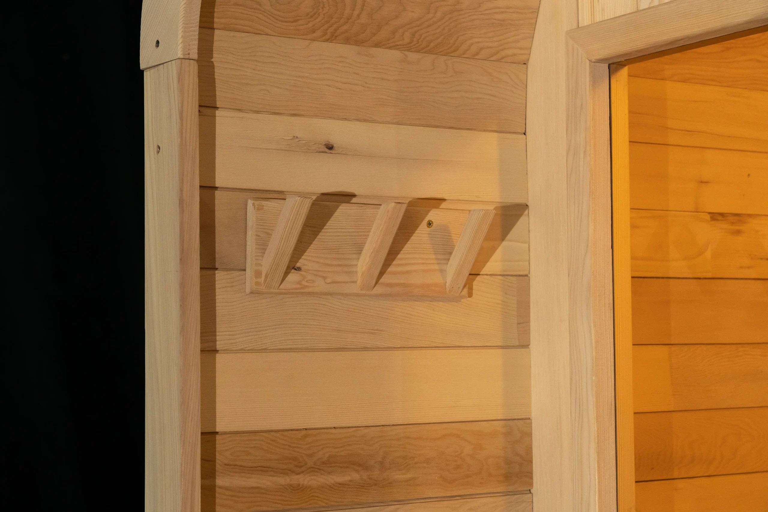 6-Person Redwood Outdoors Traditional Dry Steam Sauna Room With Porch 007