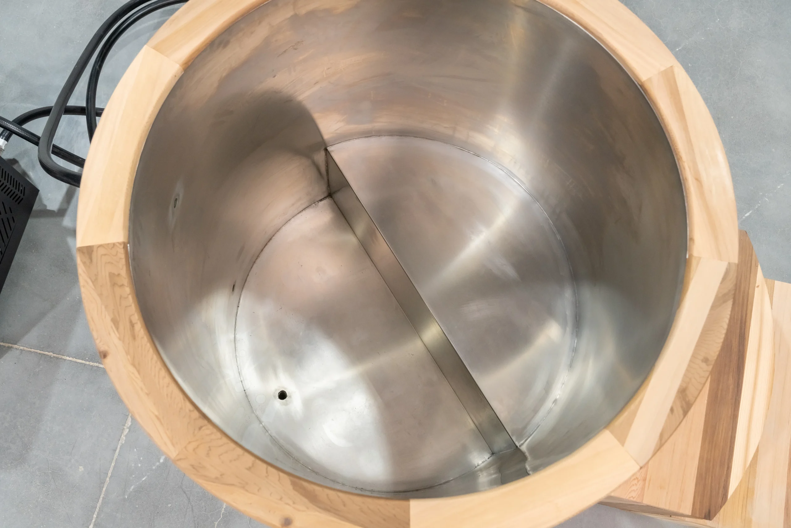 Custom 1 Person Cheap Wooden Ice Bath Barrel With Chiller 006