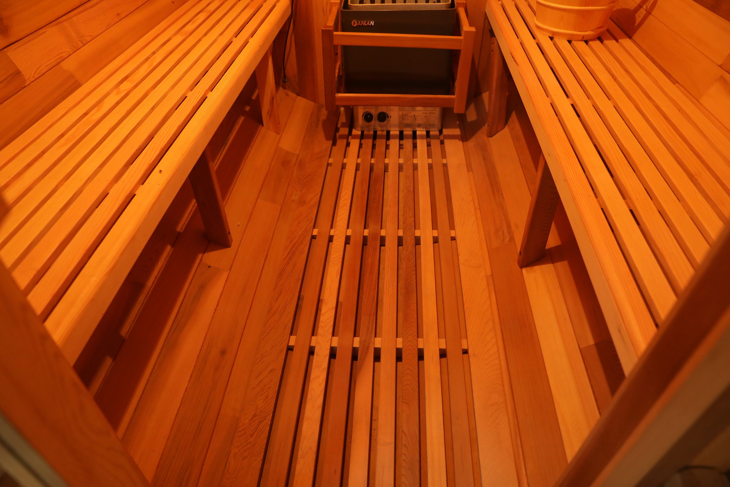 Custom 5 Person Luxury Cedar Outdoor Infrared Barrel Sauna 004