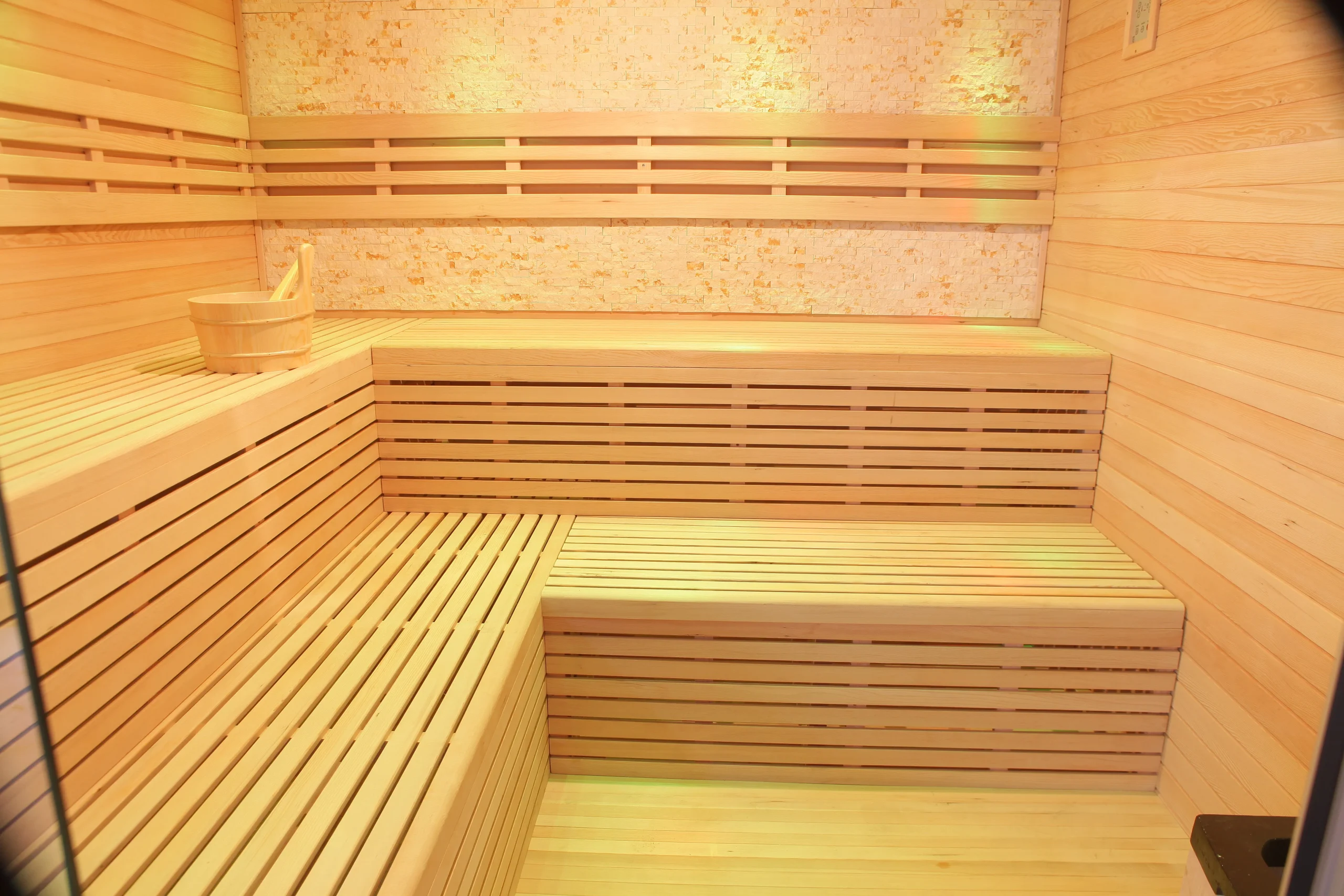 Custom Hemlock Red Cedar Traditional Steam Sauna Factory 004