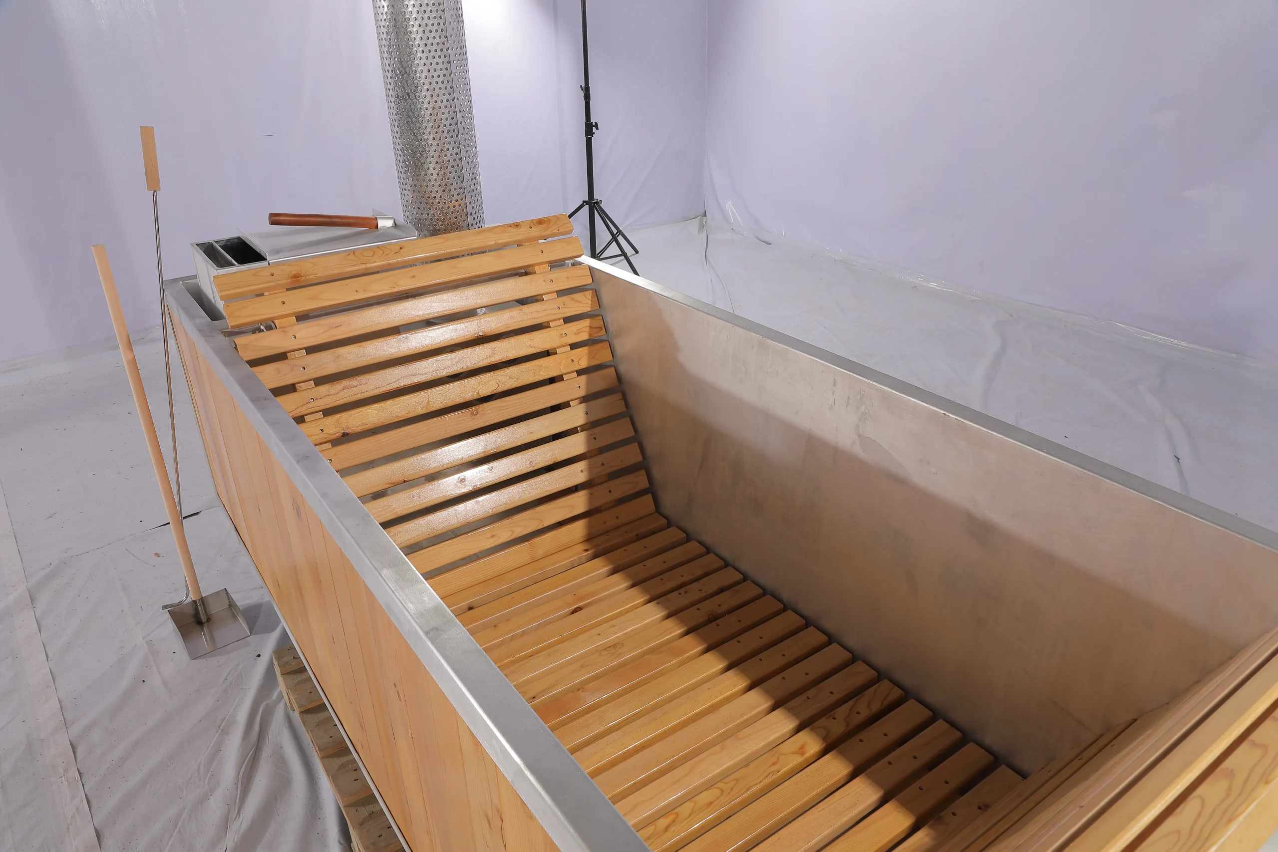 Factory Wholesale 2~5 Person Size Wooden Hot Tub With Wood Burning Stove 006