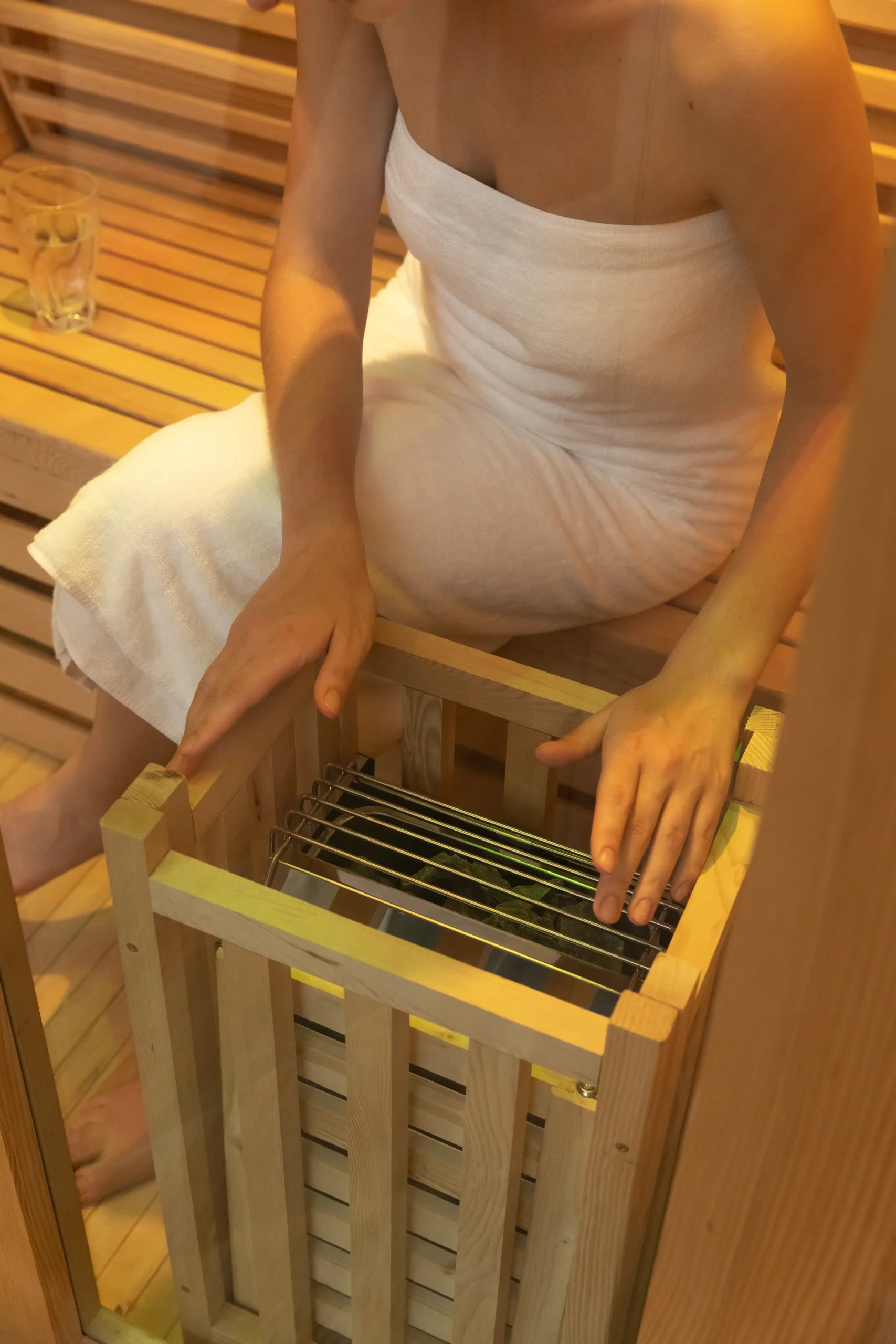 Wholesale 1 Person Indoor Traditional Steam Sauna Room With Electric Stove 12
